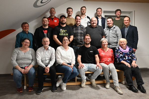 25032103 JHV Vorstandschaft w600